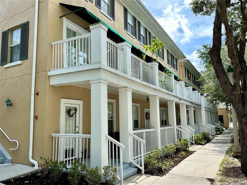 Recently Sold: $299,900 (1 beds, 1 baths, 640 Square Feet)