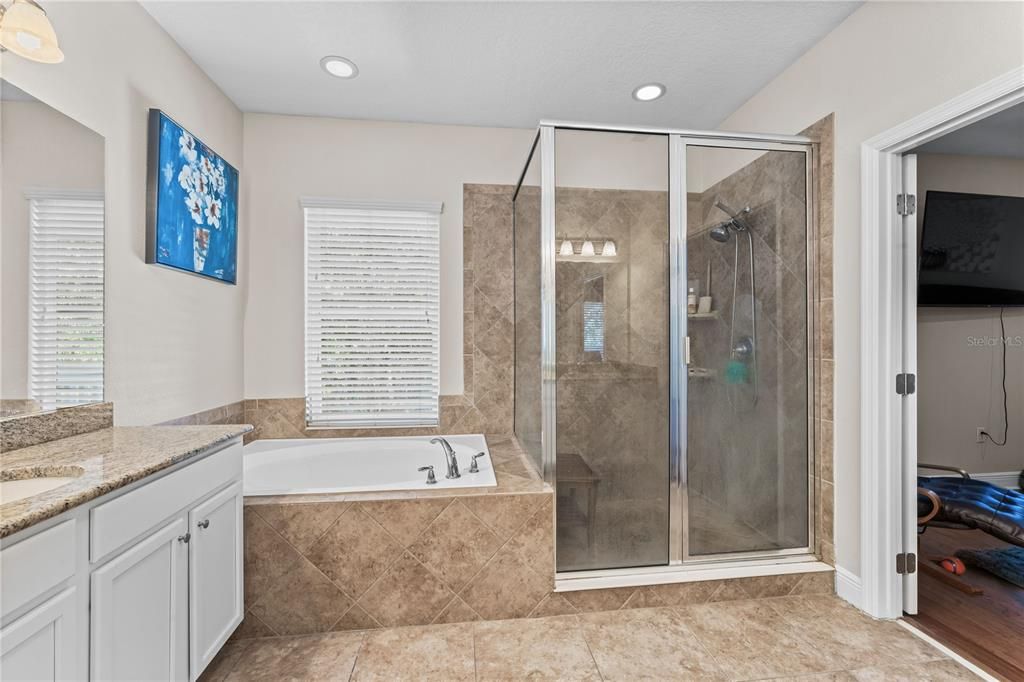 Active With Contract: $423,500 (3 beds, 2 baths, 2316 Square Feet)