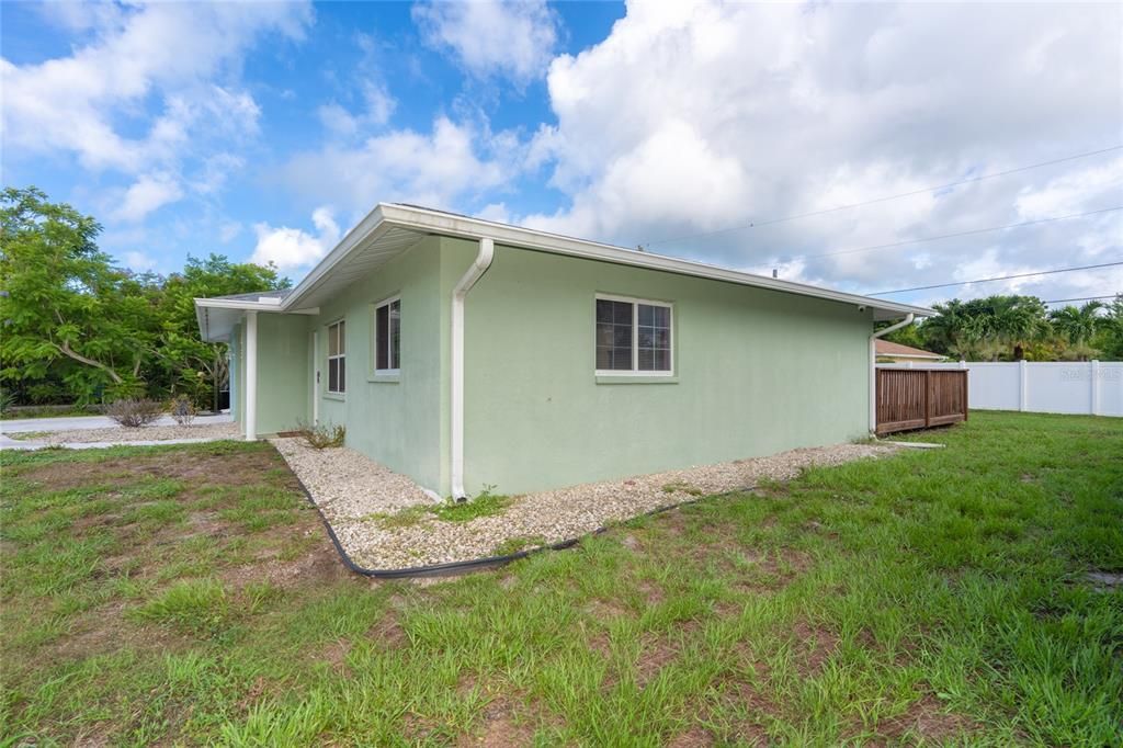 For Sale: $350,000 (3 beds, 2 baths, 1480 Square Feet)