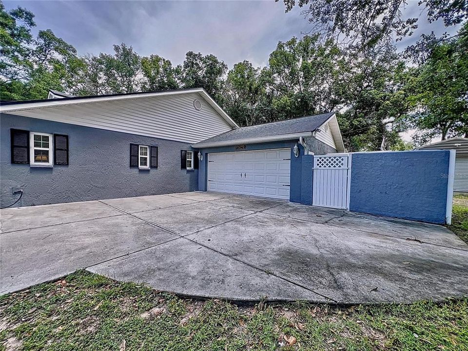 Active With Contract: $369,000 (3 beds, 2 baths, 1752 Square Feet)