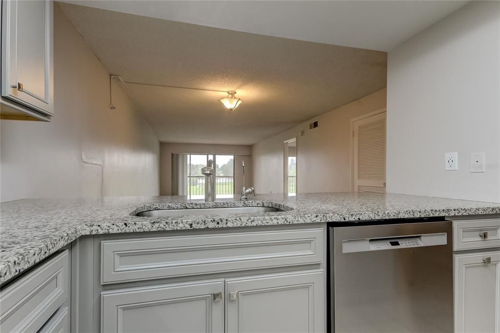 For Sale: $289,900 (2 beds, 2 baths, 1200 Square Feet)