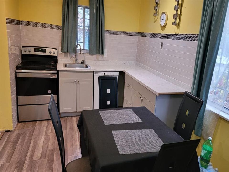 En Venta: $280,000 (3 camas, 2 baños, 1020 Pies cuadrados)