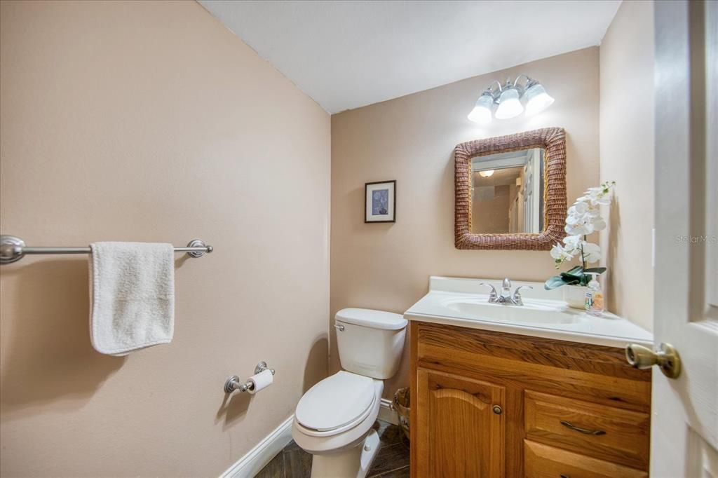 Powder room/guest bath off foyer~