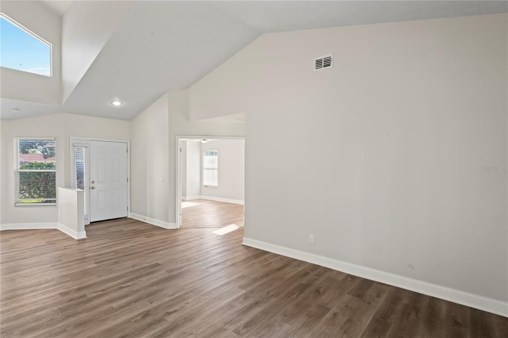 For Sale: $385,000 (4 beds, 2 baths, 1913 Square Feet)