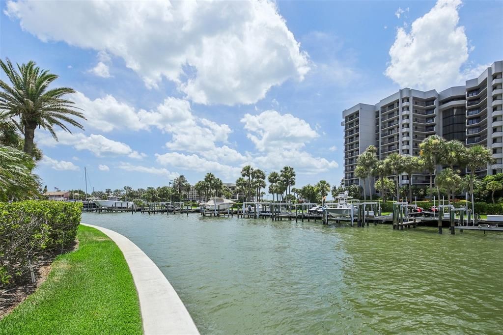 For Sale: $749,000 (2 beds, 2 baths, 1530 Square Feet)