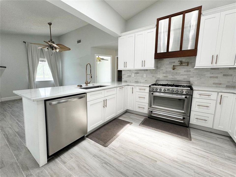 For Sale: $447,999 (3 beds, 2 baths, 1889 Square Feet)