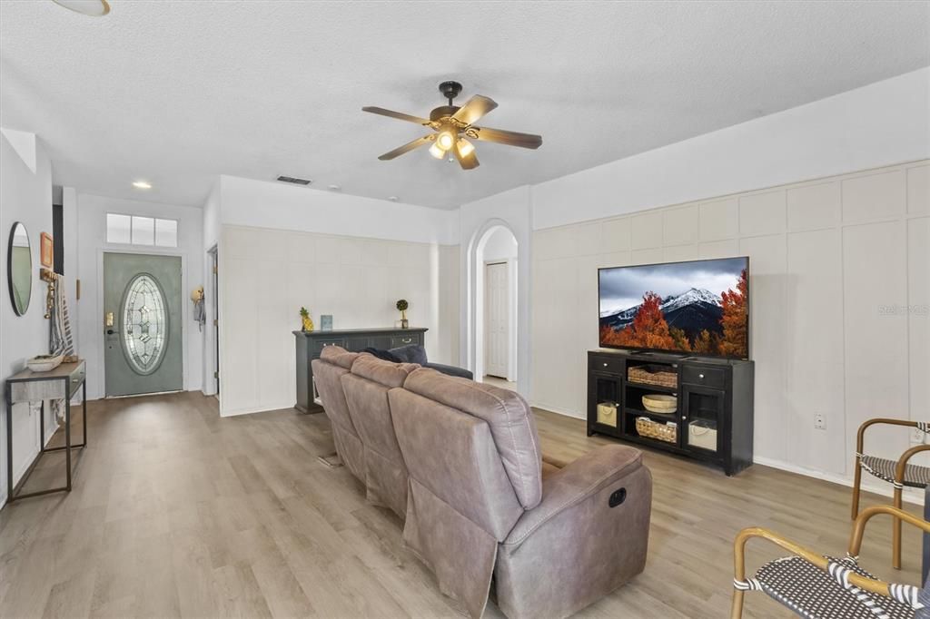 Active With Contract: $359,000 (4 beds, 2 baths, 1765 Square Feet)