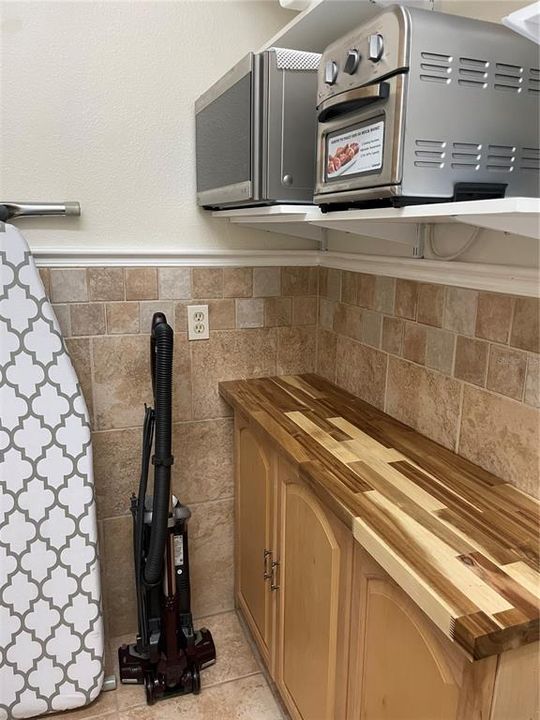 Laundry Room Cabinets and Shelves