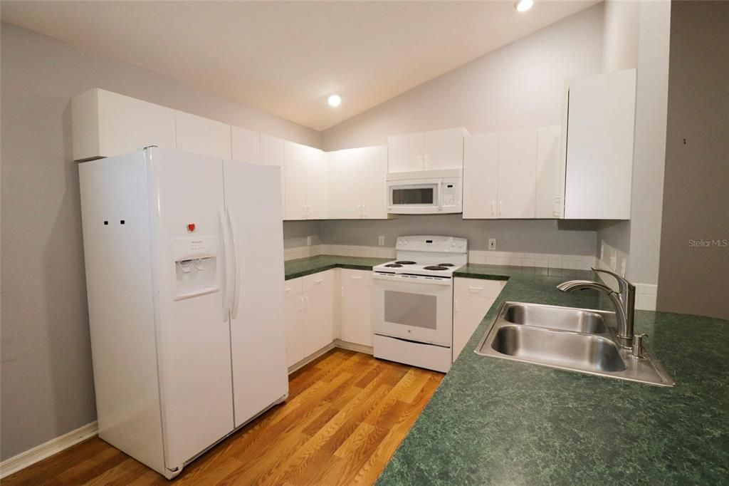 For Rent: $1,750 (3 beds, 2 baths, 1158 Square Feet)