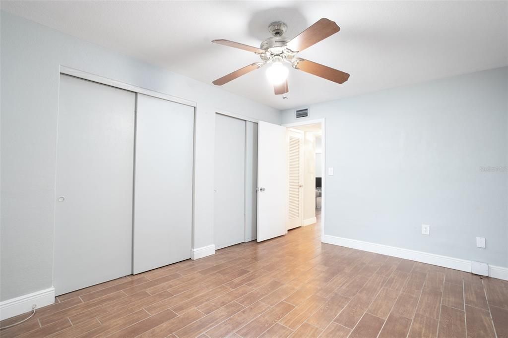 For Sale: $215,000 (2 beds, 2 baths, 1225 Square Feet)