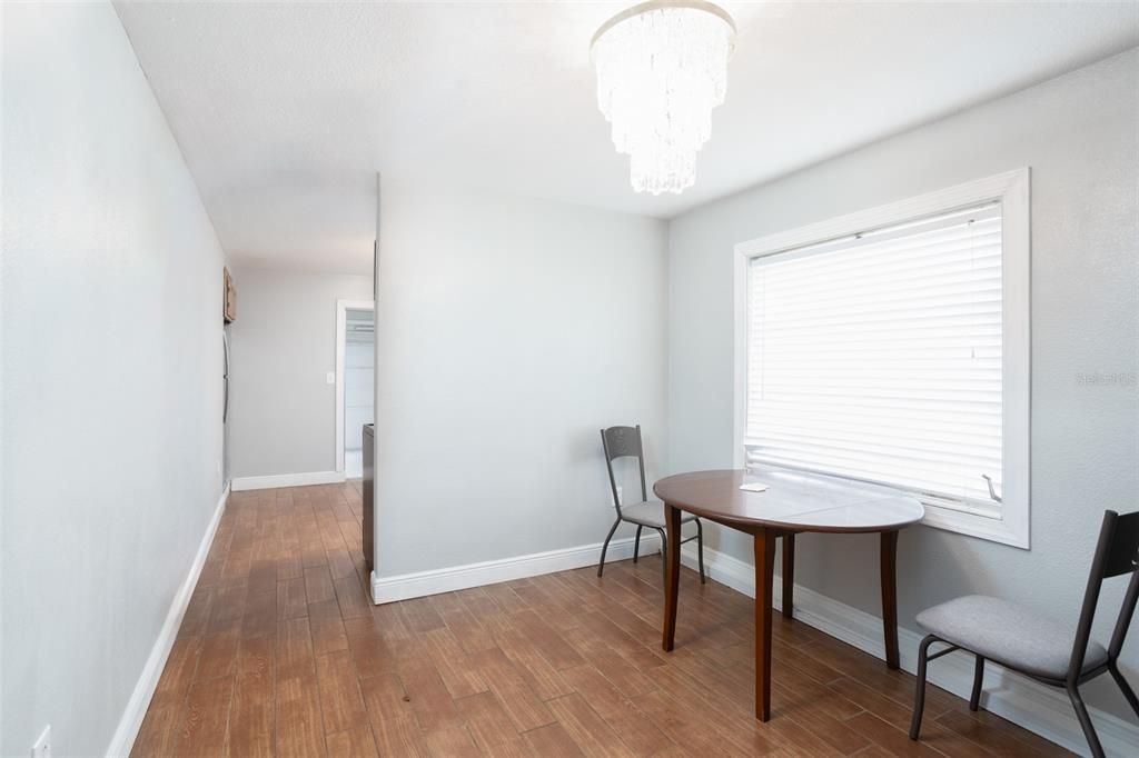 For Sale: $215,000 (2 beds, 2 baths, 1225 Square Feet)