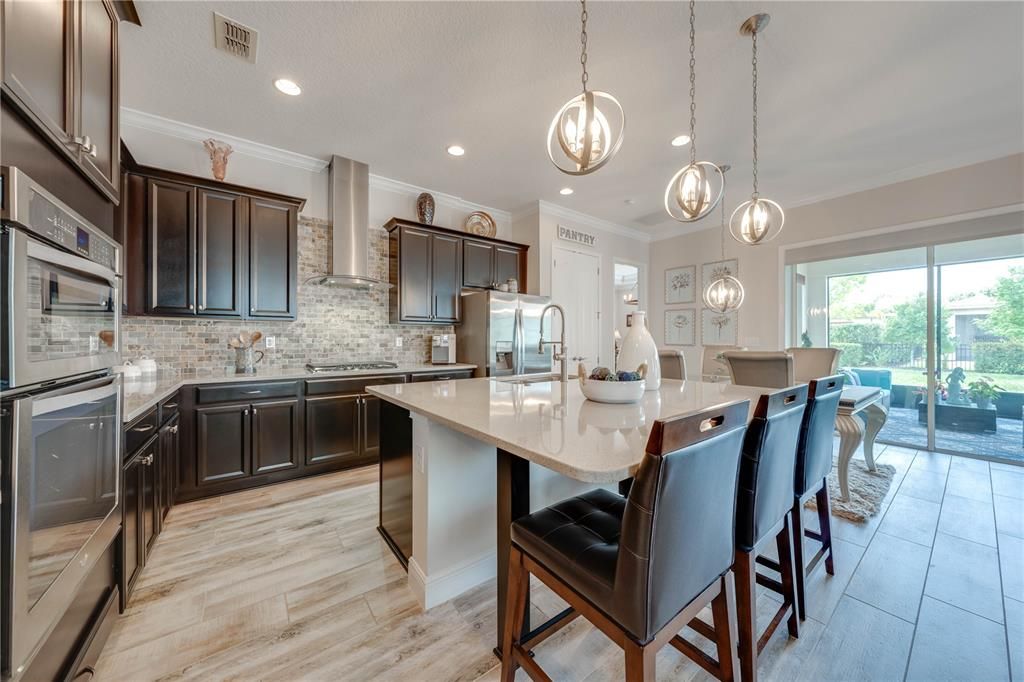 Kitchen with Breakfast Bar