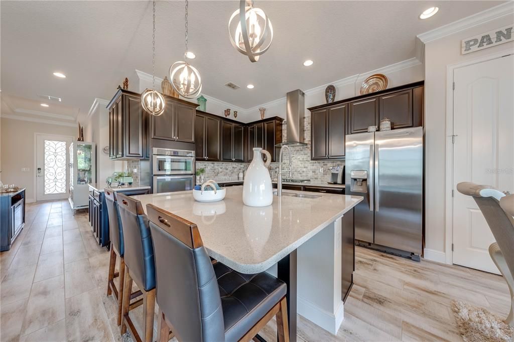 Kitchen with Breakfast Bar