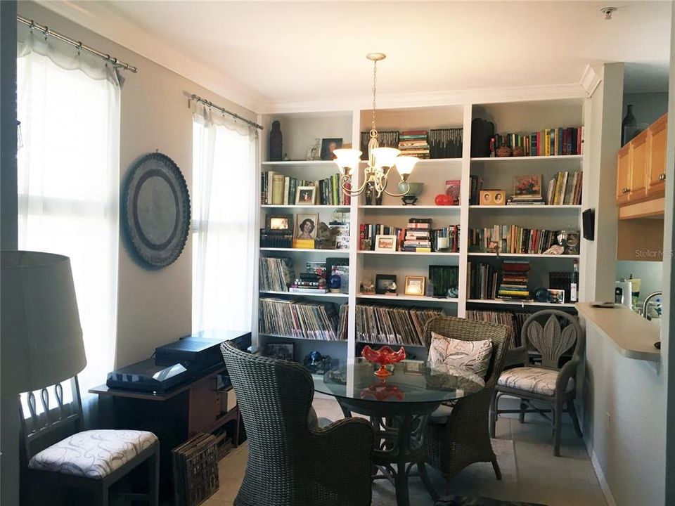 Built in Bookshelves in Dining Room