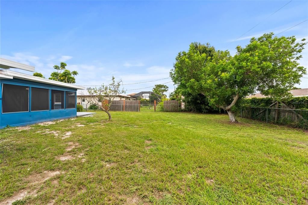 For Sale: $420,000 (3 beds, 2 baths, 1264 Square Feet)