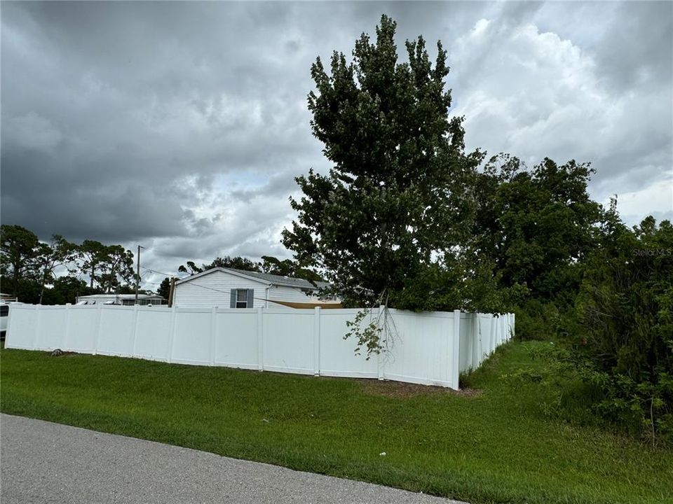For Sale: $189,900 (3 beds, 2 baths, 1056 Square Feet)