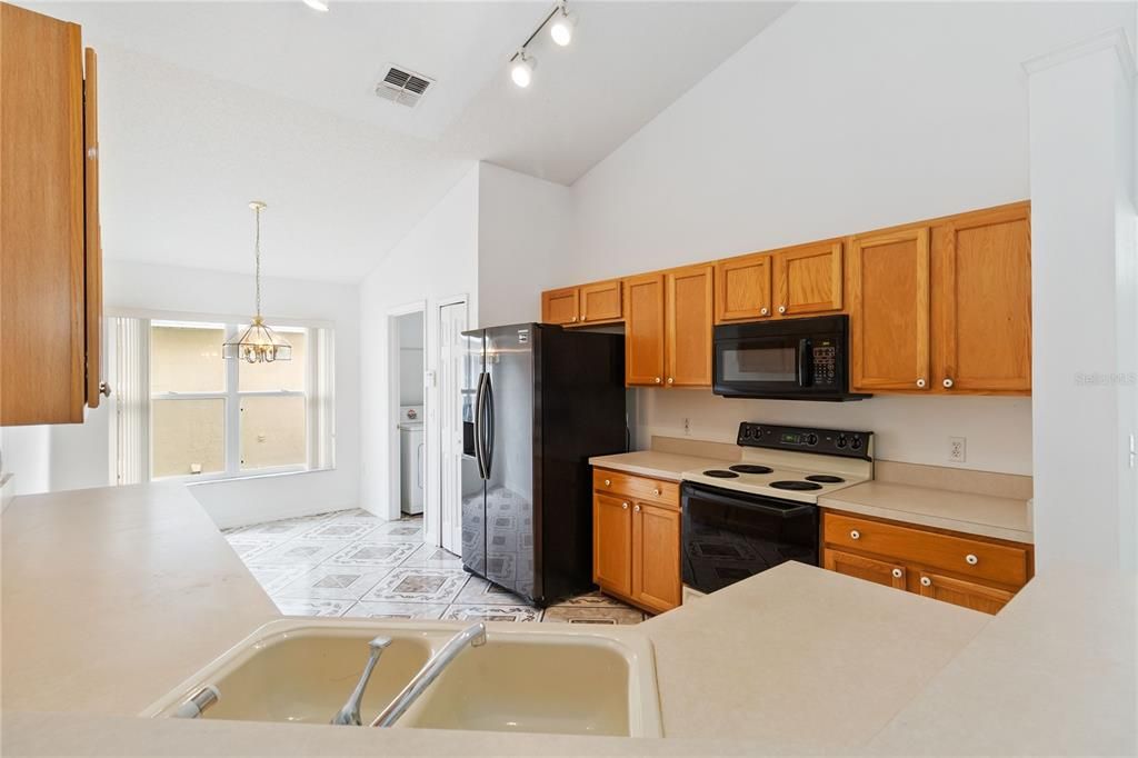 For Sale: $375,000 (4 beds, 2 baths, 1802 Square Feet)