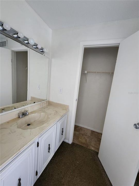 For Rent: $1,000 (2 beds, 2 baths, 1292 Square Feet)