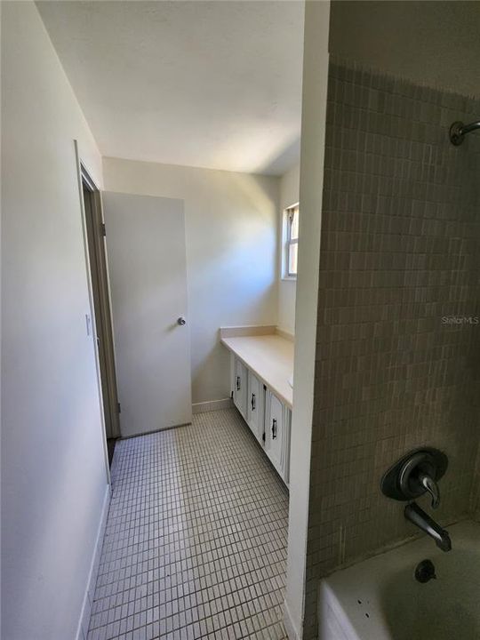 For Rent: $1,000 (2 beds, 2 baths, 1292 Square Feet)