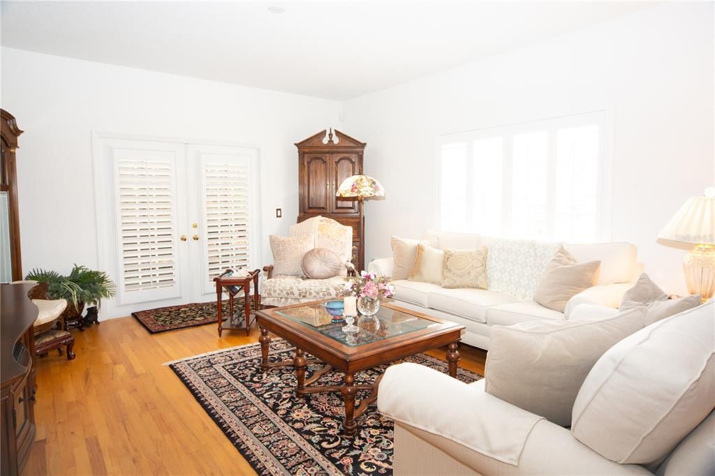 Active With Contract: $389,900 (2 beds, 2 baths, 1740 Square Feet)