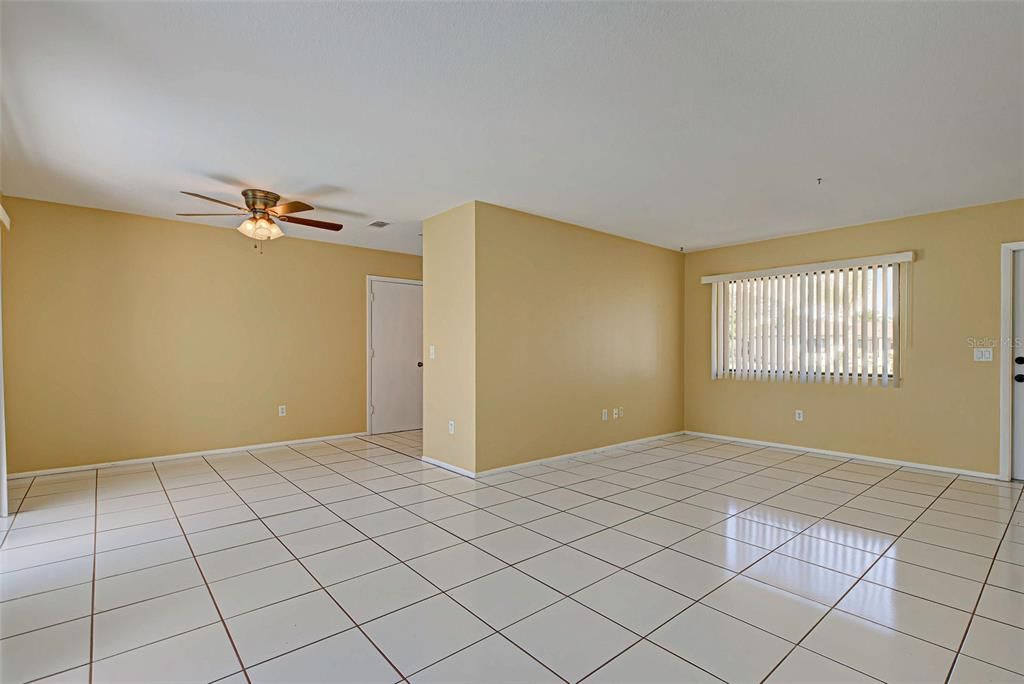 For Sale: $239,000 (2 beds, 1 baths, 904 Square Feet)