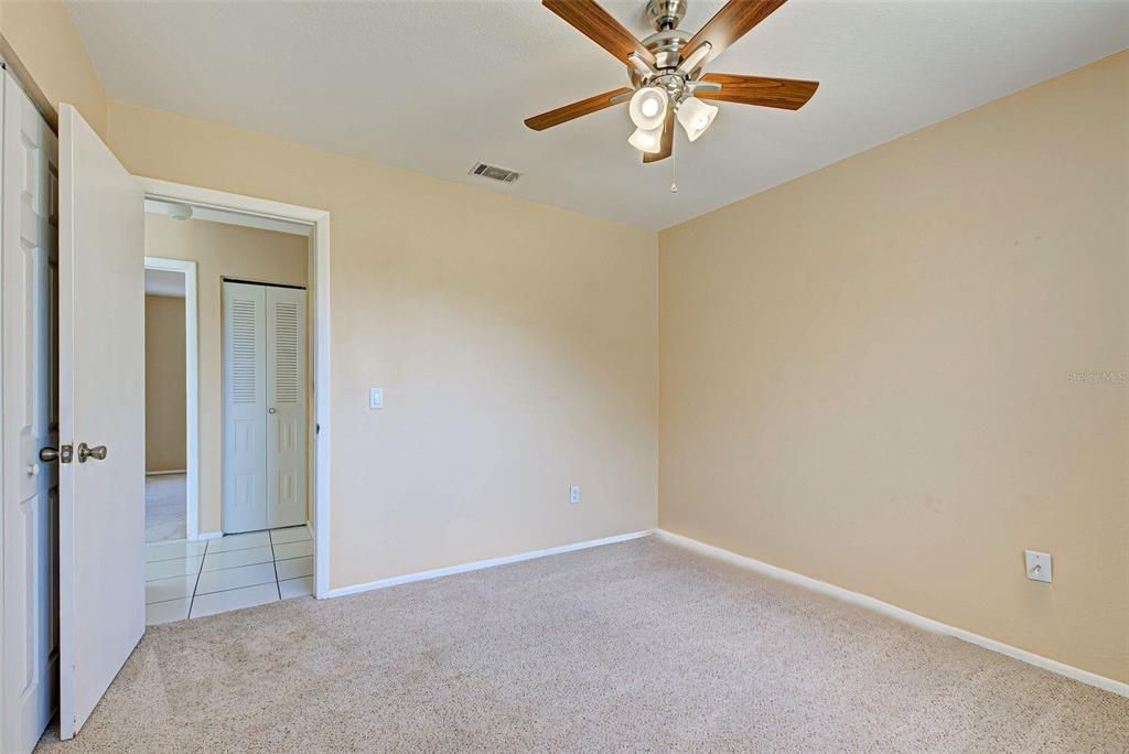 For Sale: $239,000 (2 beds, 1 baths, 904 Square Feet)