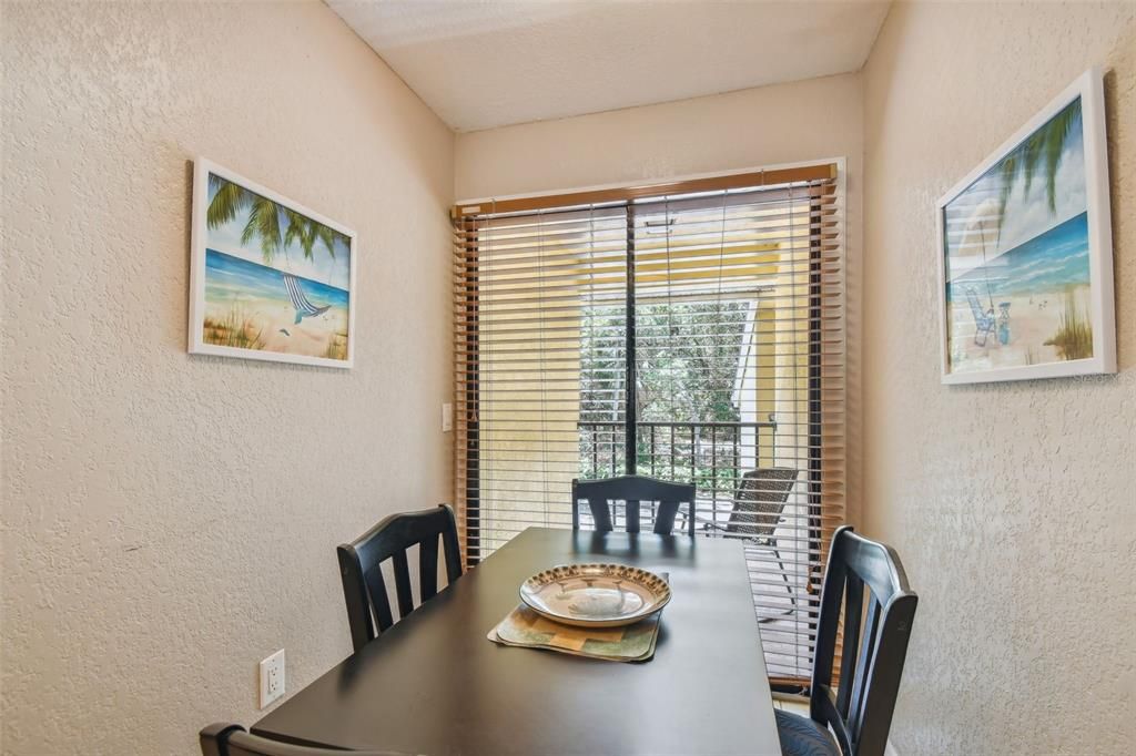 For Sale: $275,000 (3 beds, 2 baths, 1180 Square Feet)