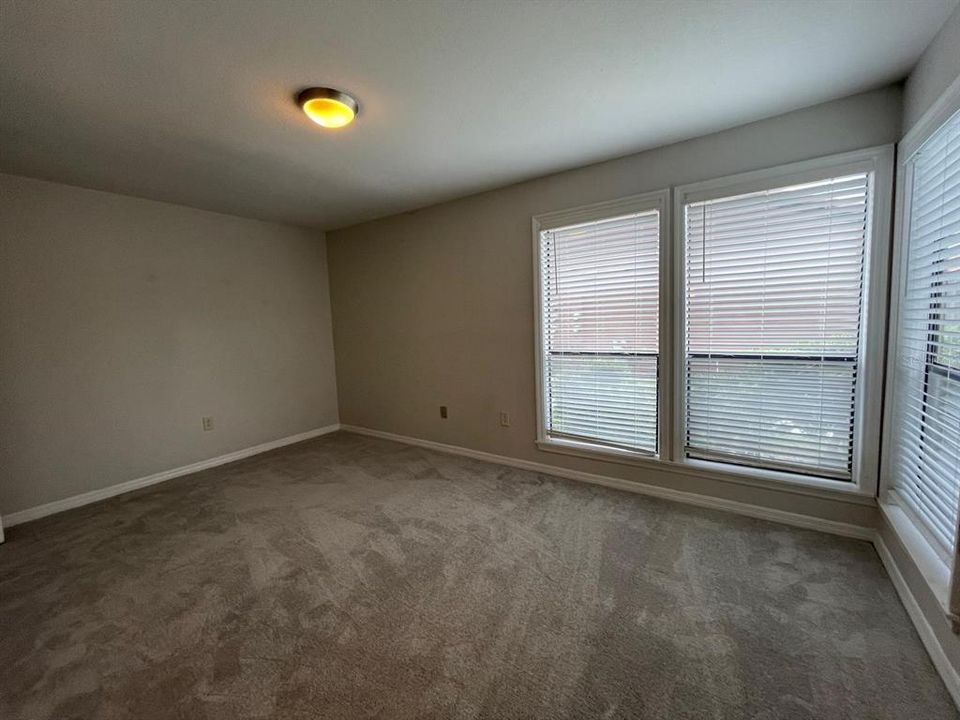 Active With Contract: $1,500 (1 beds, 1 baths, 759 Square Feet)