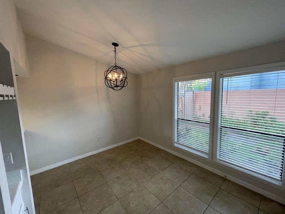 Active With Contract: $1,500 (1 beds, 1 baths, 759 Square Feet)