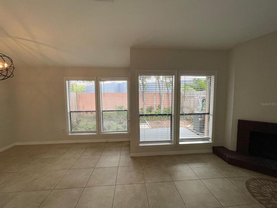 Active With Contract: $1,500 (1 beds, 1 baths, 759 Square Feet)