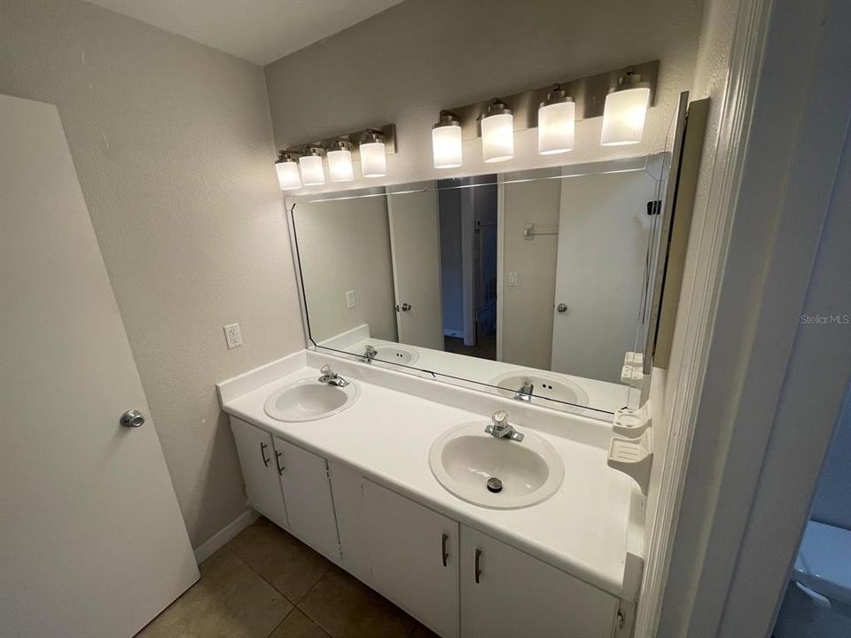 Active With Contract: $1,500 (1 beds, 1 baths, 759 Square Feet)