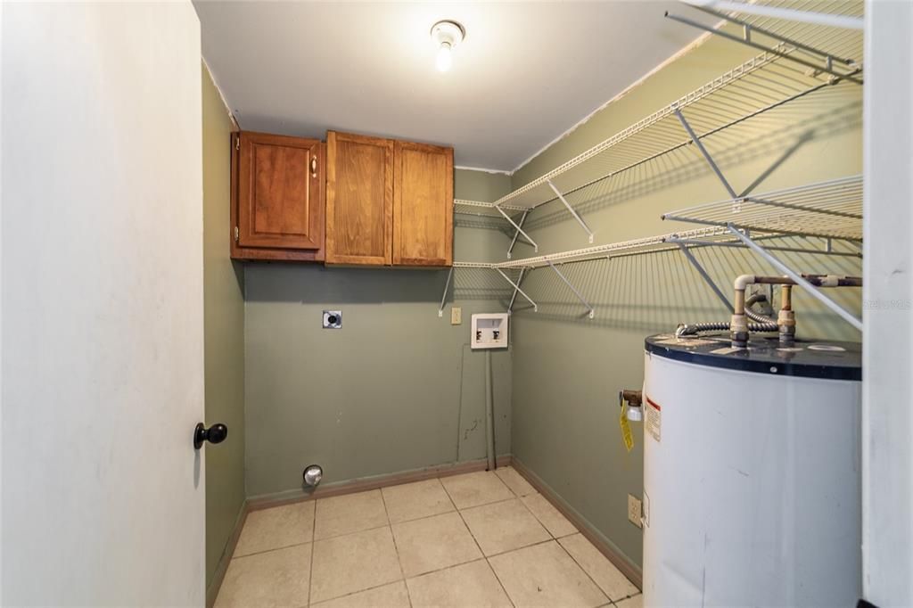 For Sale: $129,999 (3 beds, 2 baths, 1160 Square Feet)