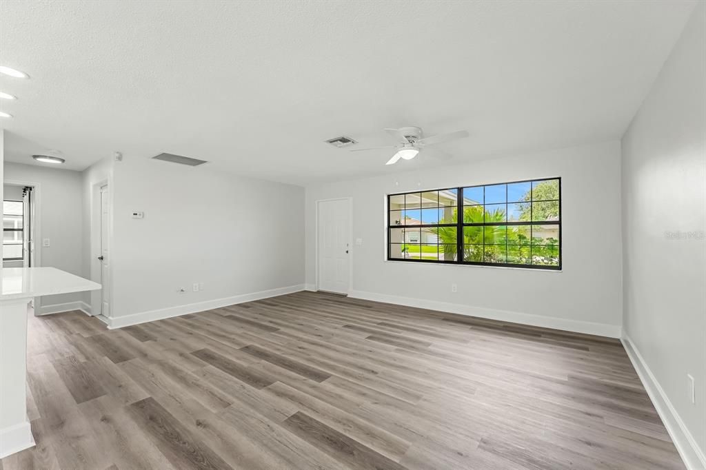 For Sale: $389,900 (3 beds, 2 baths, 1420 Square Feet)