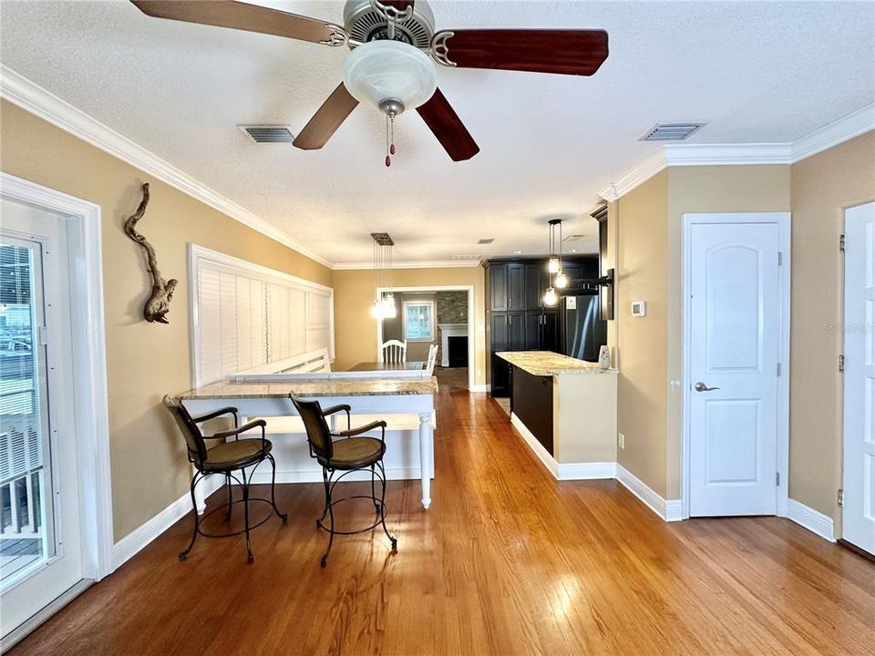 For Sale: $304,500 (2 beds, 2 baths, 1619 Square Feet)