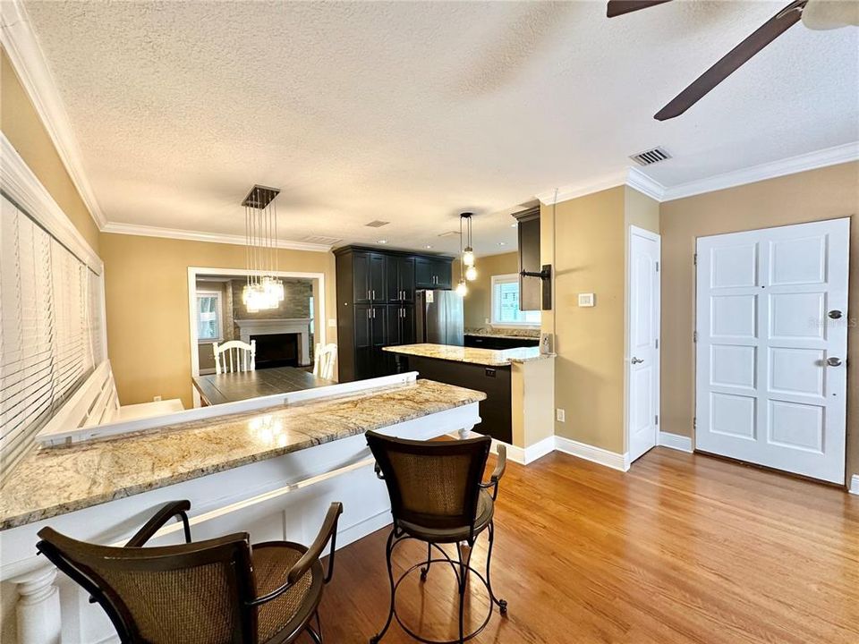 For Sale: $304,500 (2 beds, 2 baths, 1619 Square Feet)