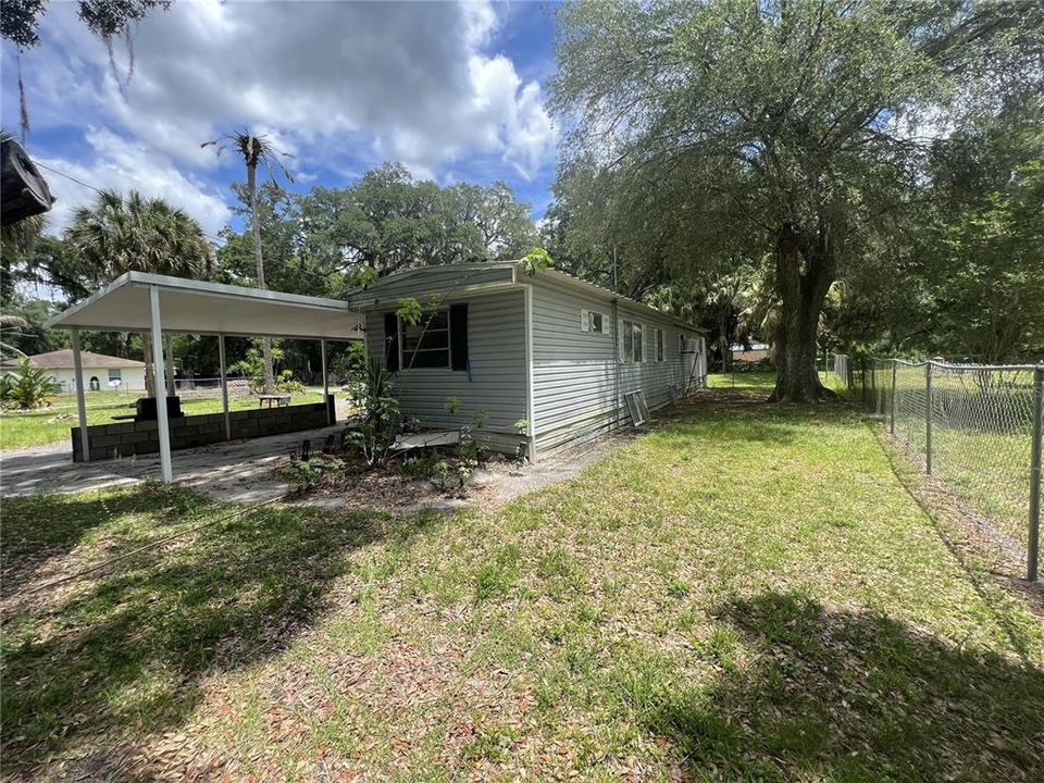 For Sale: $65,900 (2 beds, 2 baths, 732 Square Feet)