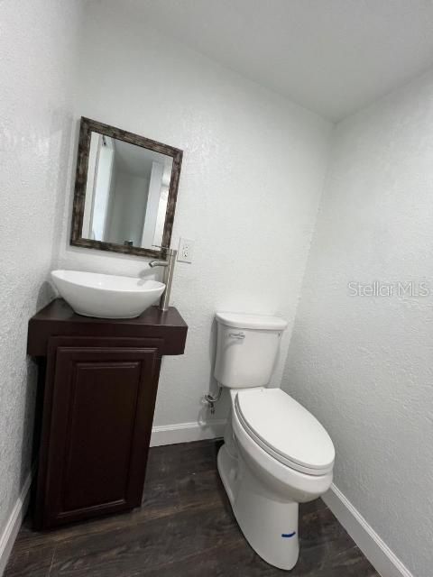 For Sale: $250,000 (2 beds, 1 baths, 600 Square Feet)