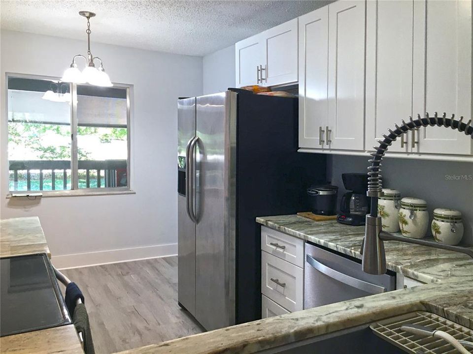 For Sale: $237,000 (2 beds, 2 baths, 960 Square Feet)