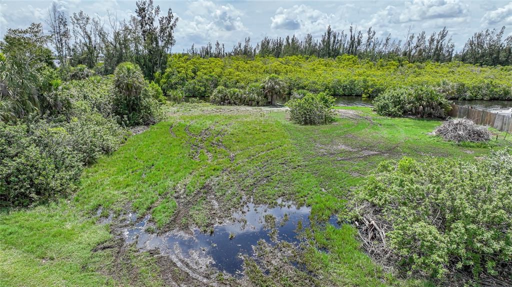 На продажу: $169,900 (0.31 acres)