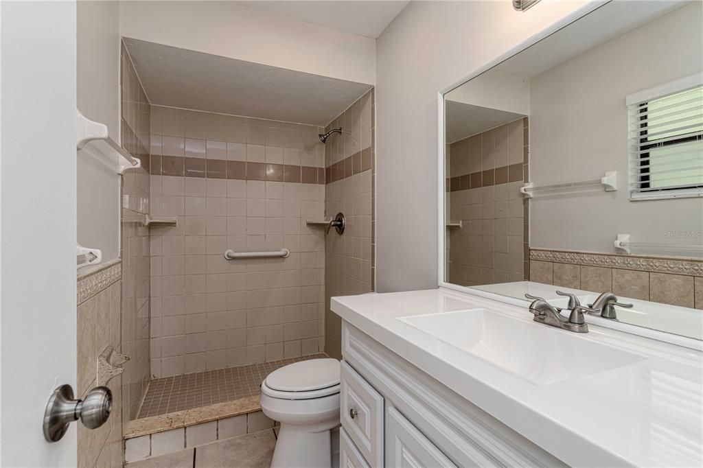待售: $315,000 (4 贝兹, 2 浴室, 1755 平方英尺)