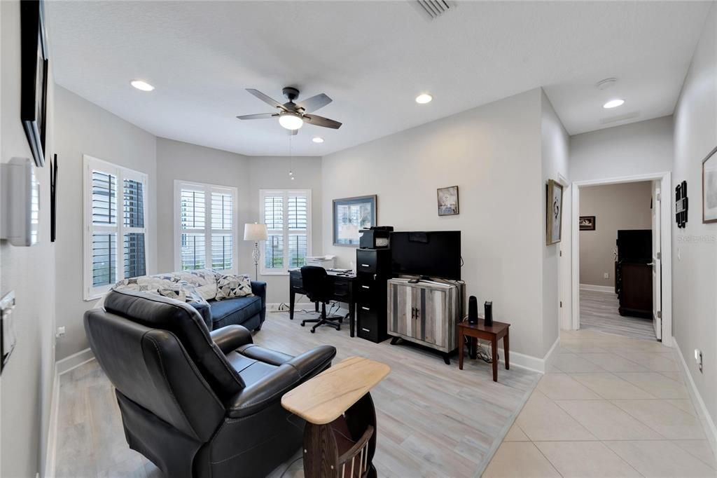 For Sale: $413,500 (2 beds, 2 baths, 1754 Square Feet)