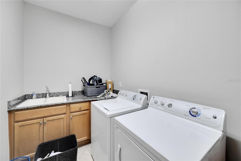 For Sale: $413,500 (2 beds, 2 baths, 1754 Square Feet)