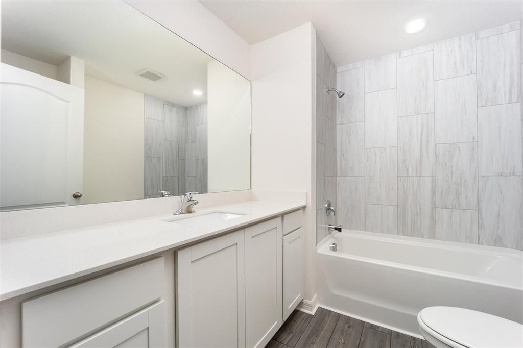 For Sale: $294,900 (2 beds, 2 baths, 1147 Square Feet)