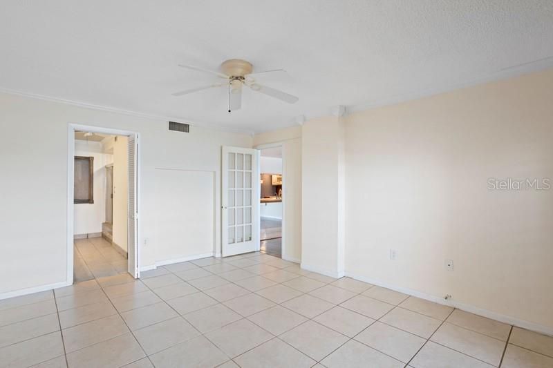 For Sale: $559,900 (2 beds, 2 baths, 1220 Square Feet)