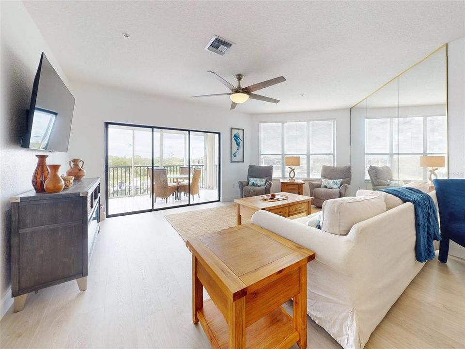 For Sale: $649,000 (2 beds, 2 baths, 1454 Square Feet)