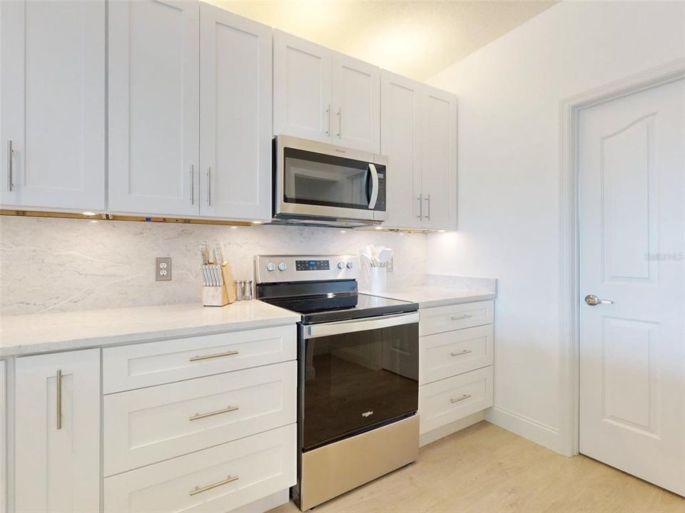 For Sale: $649,000 (2 beds, 2 baths, 1454 Square Feet)