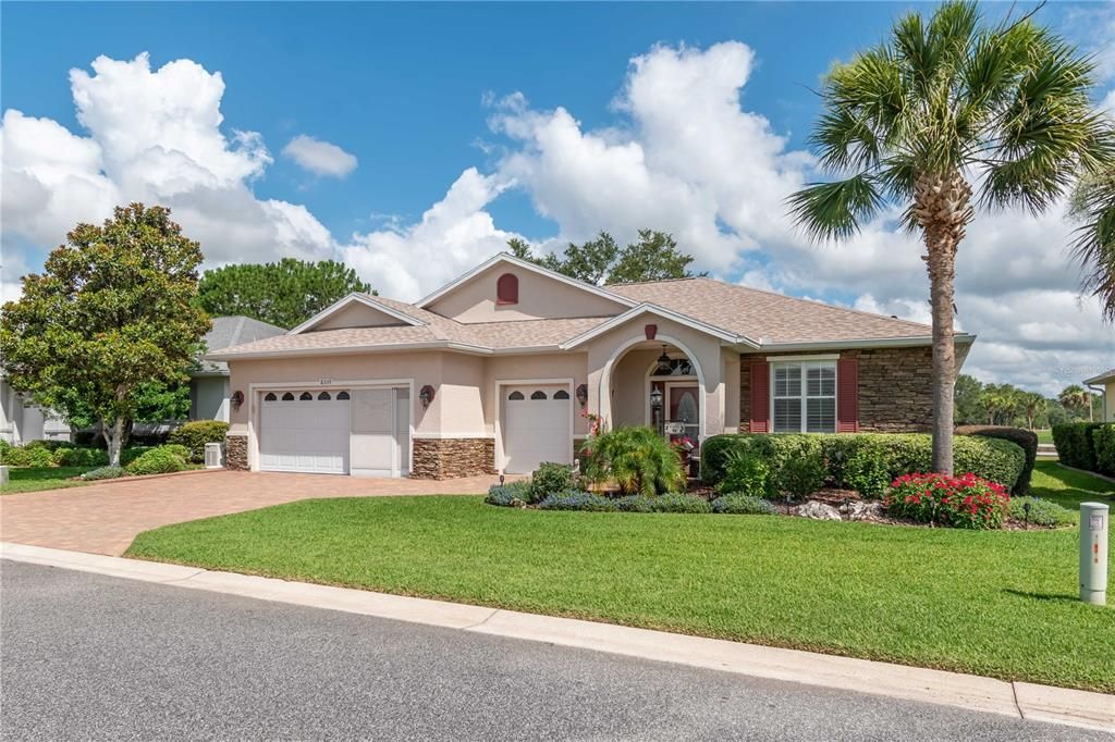 For Sale: $450,000 (3 beds, 2 baths, 2119 Square Feet)