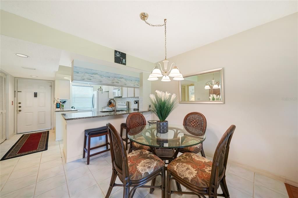 For Sale: $264,995 (2 beds, 2 baths, 1106 Square Feet)