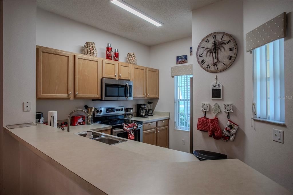 For Sale: $299,900 (3 beds, 2 baths, 1291 Square Feet)