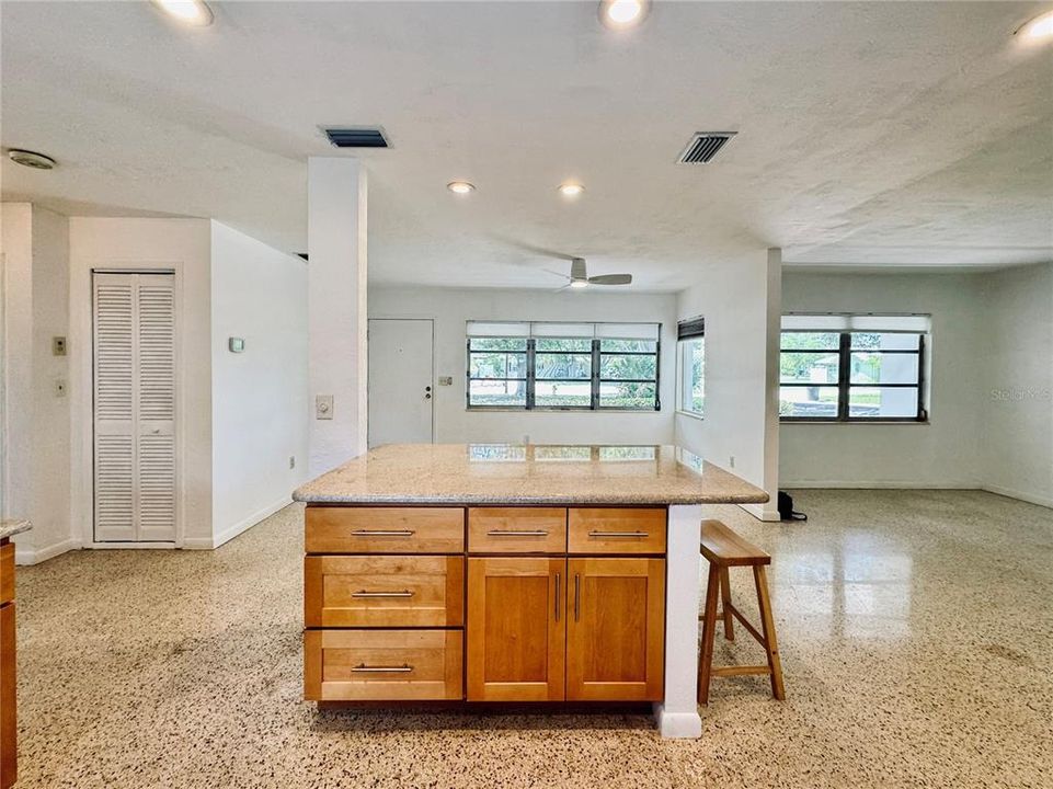 En Venta: $425,000 (2 camas, 1 baños, 1280 Pies cuadrados)